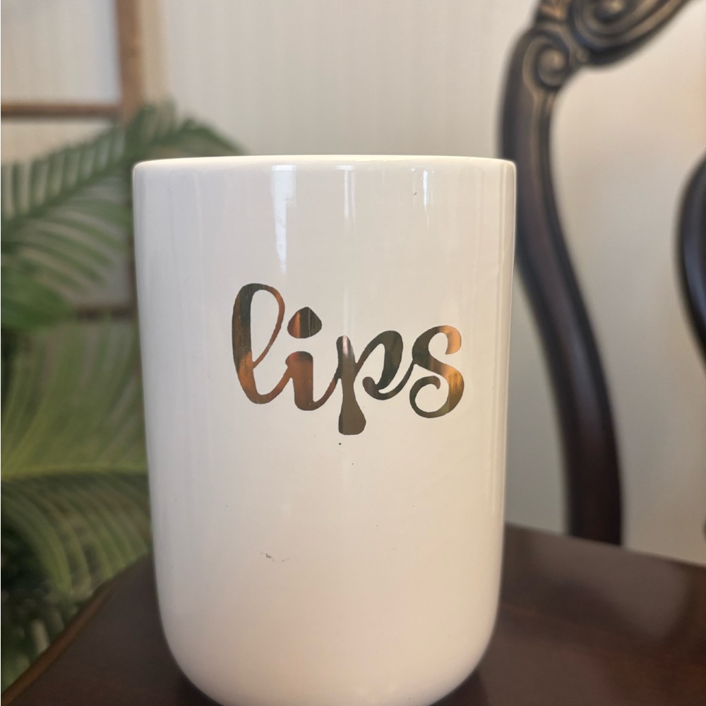 White Ceramic Mug with Gold 'Lips' Design